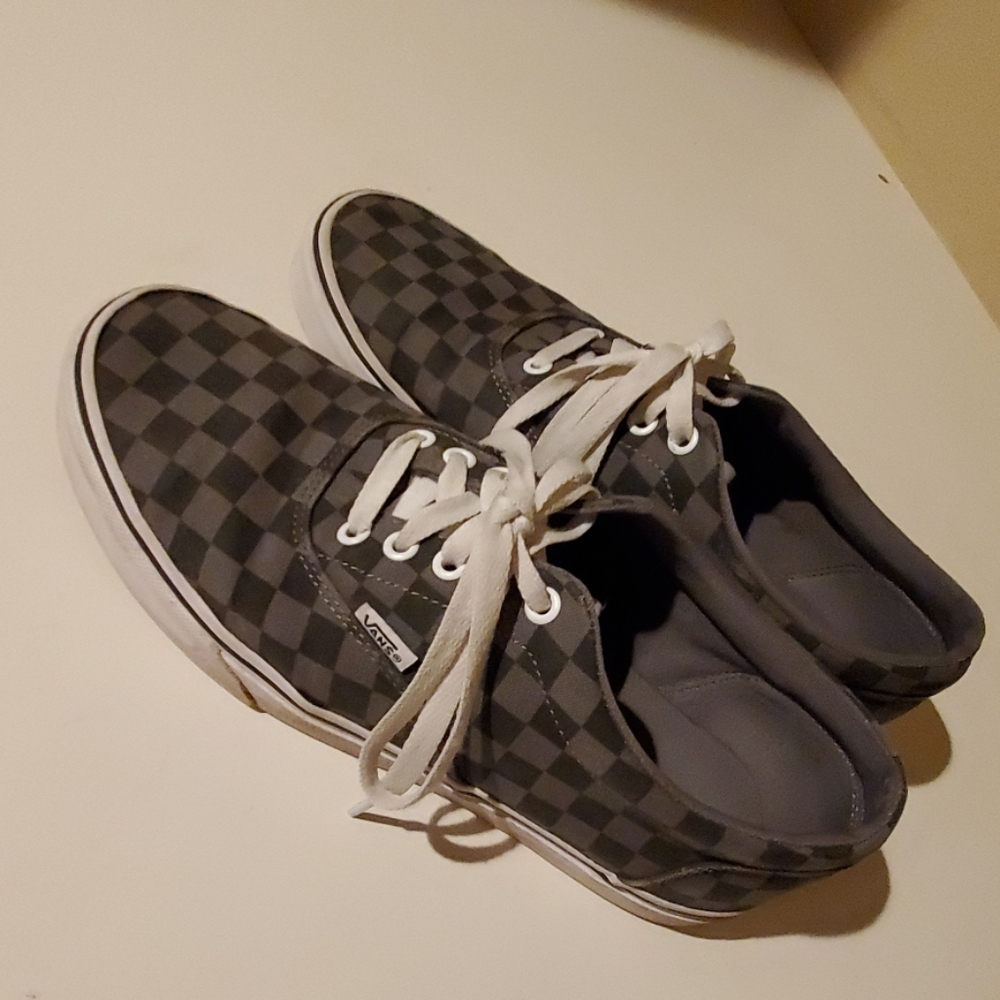 COPY - Mens Size 9.5 Checkerd High top laced Van's